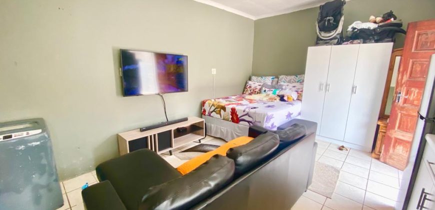 Prime Investment Opportunity: 16-Room Property with Lucrative Returns