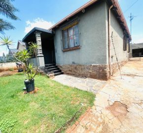 Comfortable living in Kensington.