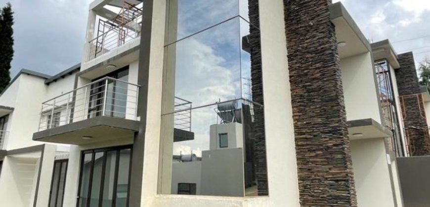 Delightful and sophisticated cluster in Bedfordview.