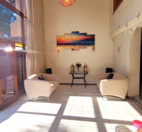 Absolutely spotless, charming and magnificent family home in Bruma.