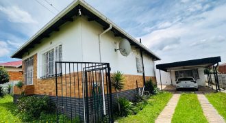 Family living with income potential in Homestead