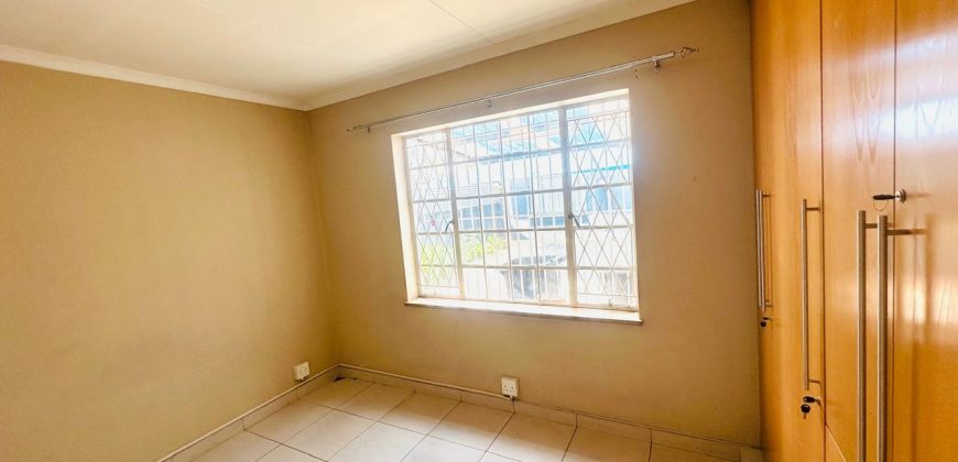 Family home with cottage in Kensington