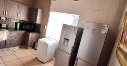 Secure and spacious 2 Bedroom Apartment in Cyrildene