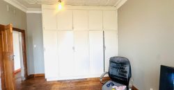 Comfortable living in Kensington.