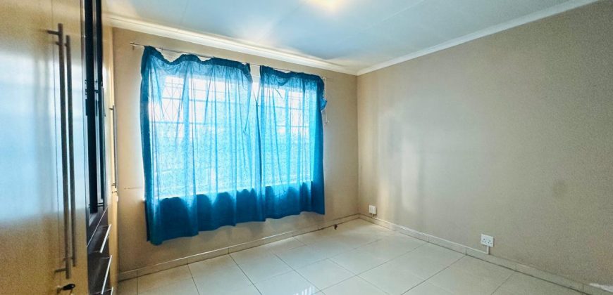 Family home with cottage in Kensington