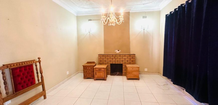 Family home with cottage in Kensington