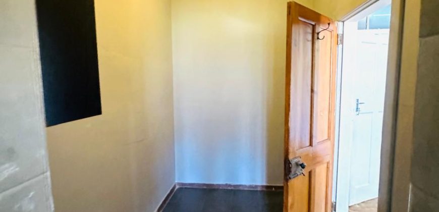 Comfortable living in Kensington.