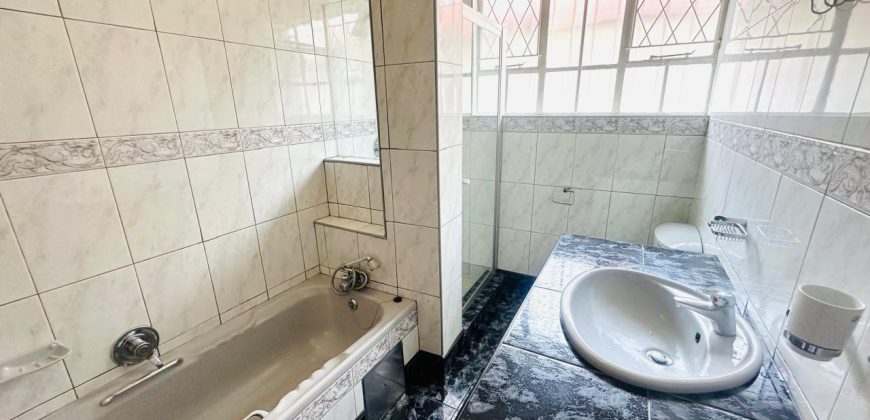 Family home with cottage in Kensington