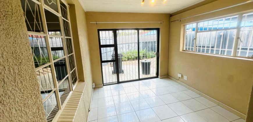 Family home with cottage in Kensington