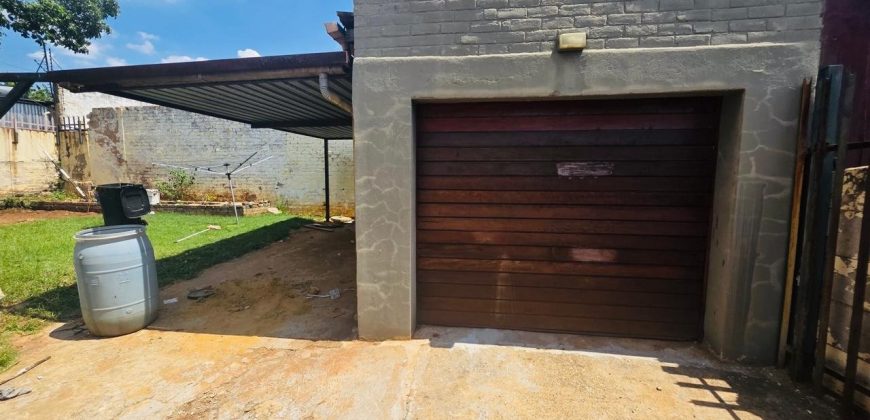 Comfortable living in Kensington.