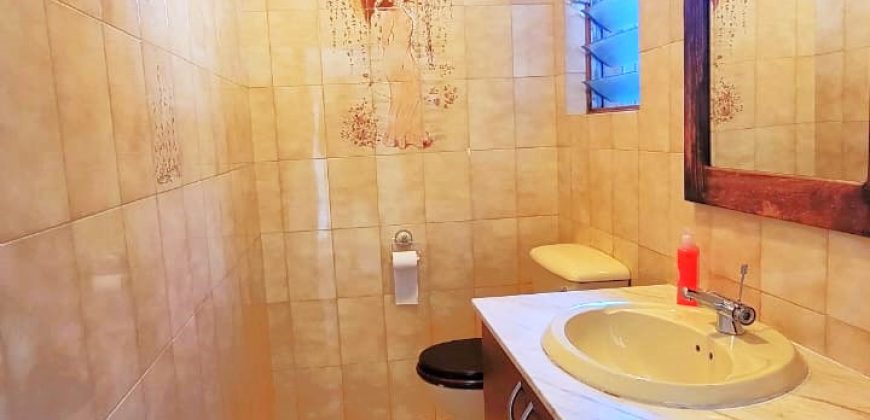 Absolutely spotless, charming and magnificent family home in Bruma.