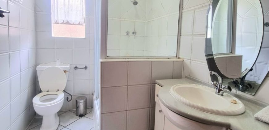 Spacious Family Home with Pool & Cottage