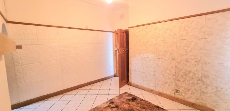 Spacious Family Home with Pool & Cottage