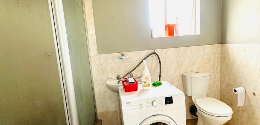 Family living with income potential in Homestead