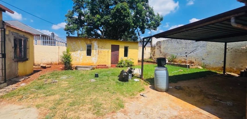 Comfortable living in Kensington.