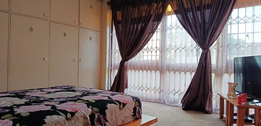 Well-sized Family Home with Pool and Office