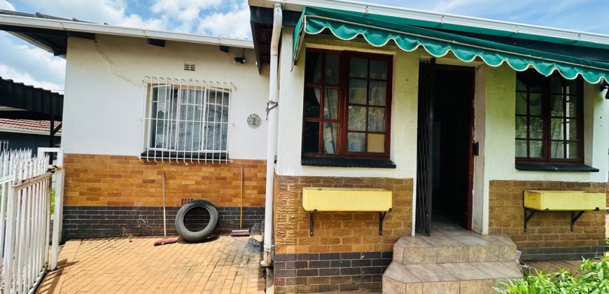 Family living with income potential in Homestead