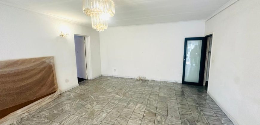 Family home with cottage in Kensington