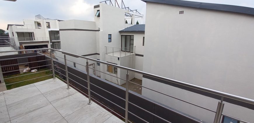 Delightful and sophisticated cluster in Bedfordview.