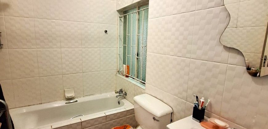 Secure and spacious 2 Bedroom Apartment in Cyrildene