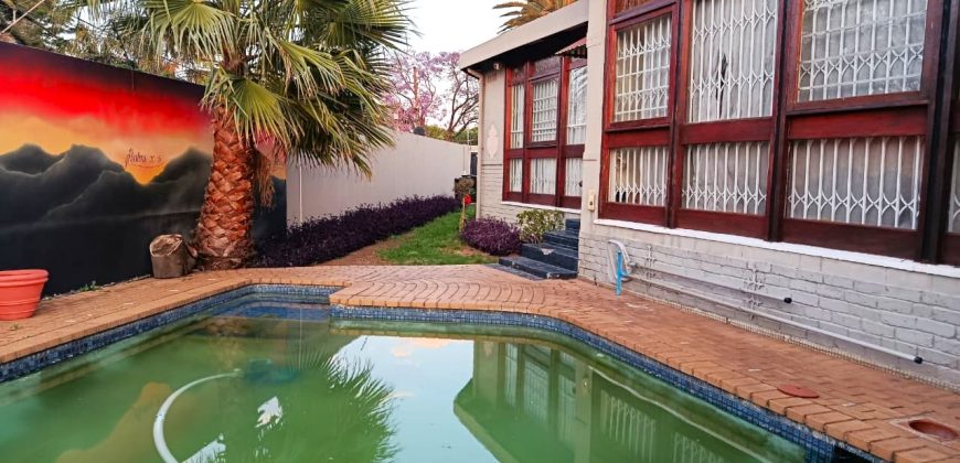 Well-sized Family Home with Pool and Office