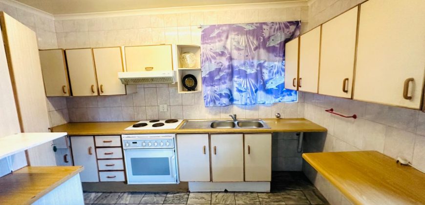 Family home with cottage in Kensington