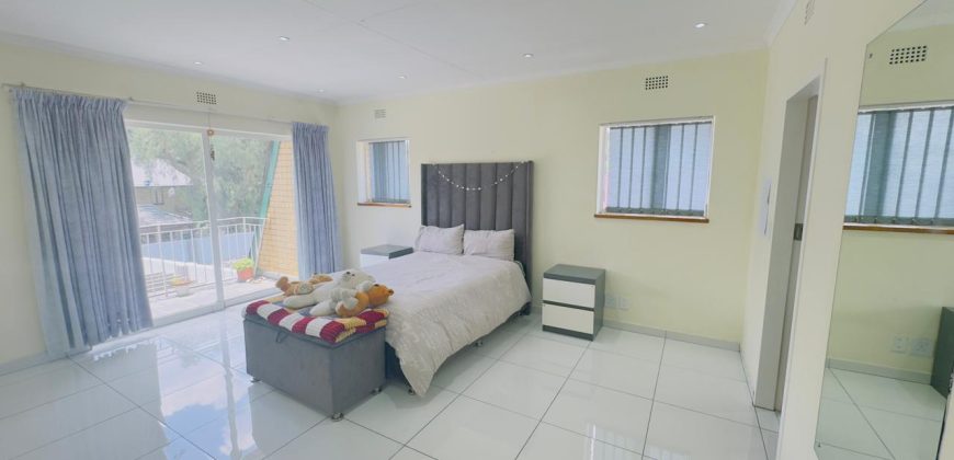 Six-Bedroom Duplex for Sale in a Secure Boom-Off Complex, Klippoortje Agricultural Lots, Germiston