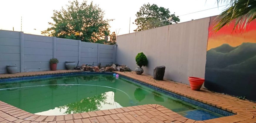 Well-sized Family Home with Pool and Office