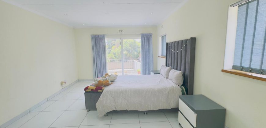 Six-Bedroom Duplex for Sale in a Secure Boom-Off Complex, Klippoortje Agricultural Lots, Germiston