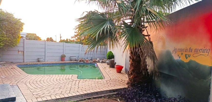 Well-sized Family Home with Pool and Office