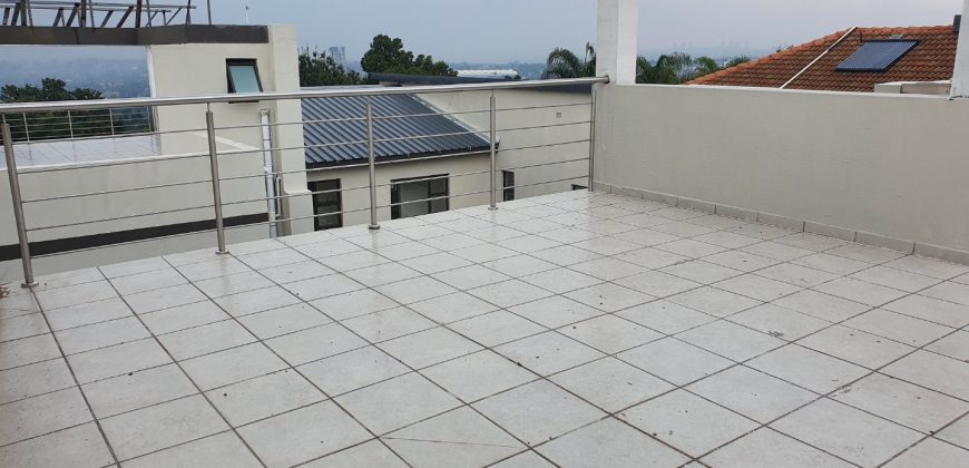 Delightful and sophisticated cluster in Bedfordview.