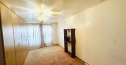 Family home with cottage in Kensington