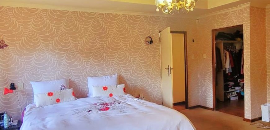 Absolutely spotless, charming and magnificent family home in Bruma.