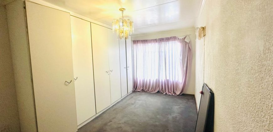 Family home with cottage in Kensington