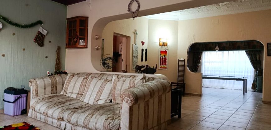 Well-sized Family Home with Pool and Office