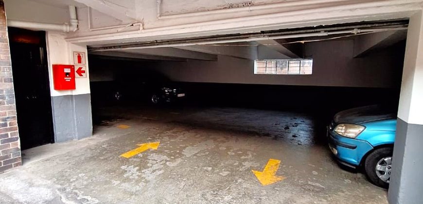 Secure and spacious 2 Bedroom Apartment in Cyrildene