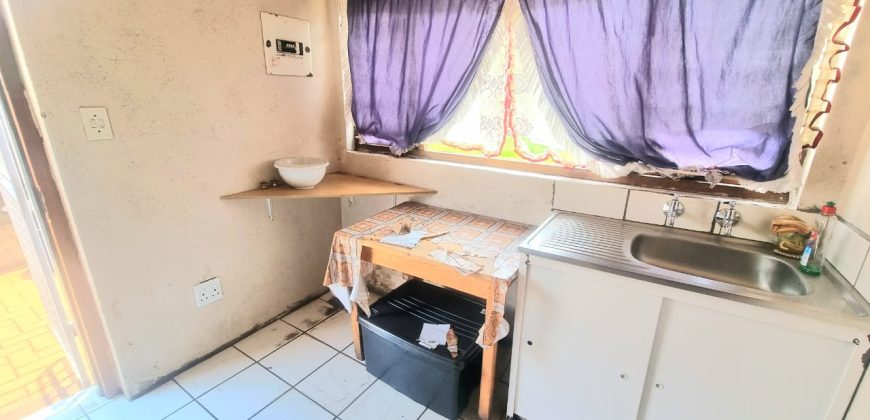 Spacious Family Home with Pool & Cottage