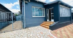 Family home with cottage in Kensington