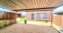 Spacious Family Home with Pool & Cottage