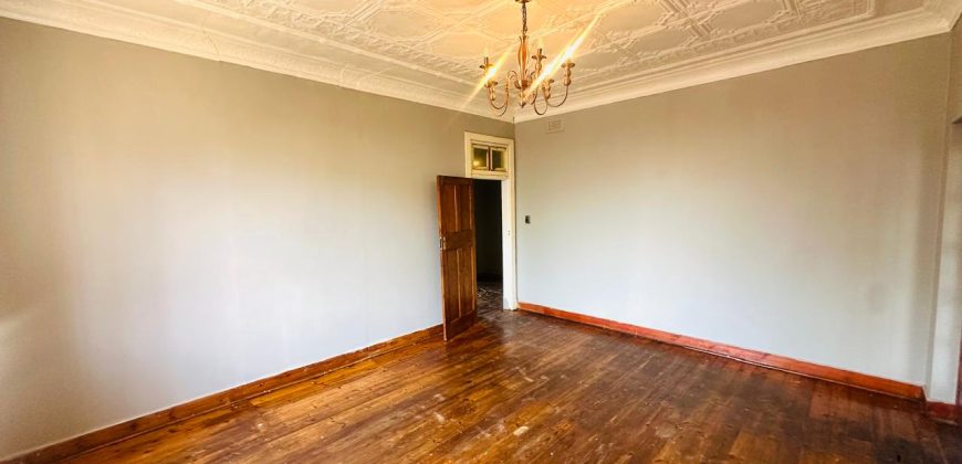 Comfortable living in Kensington.