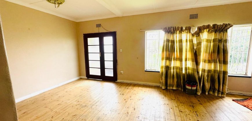 Family living with income potential in Homestead