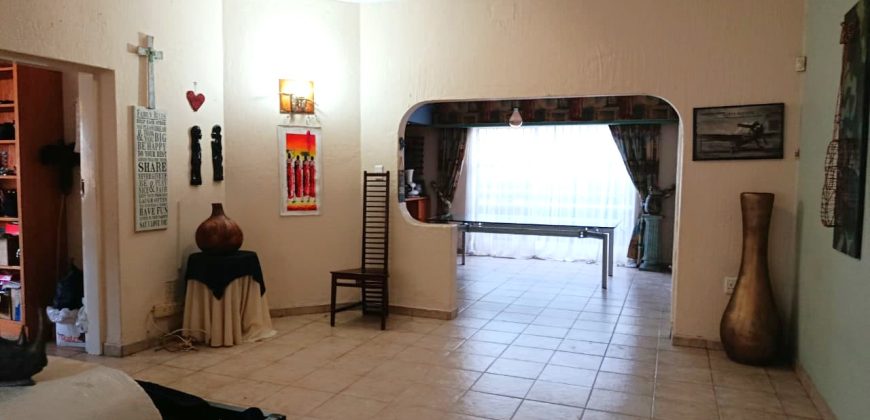 Well-sized Family Home with Pool and Office