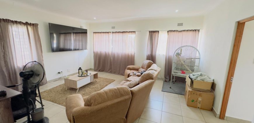 Six-Bedroom Duplex for Sale in a Secure Boom-Off Complex, Klippoortje Agricultural Lots, Germiston