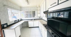 Family home with cottage in Kensington