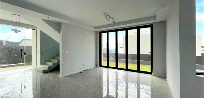 Delightful and sophisticated cluster in Bedfordview.