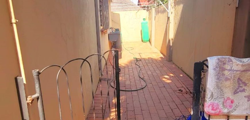 Absolutely spotless, charming and magnificent family home in Bruma.