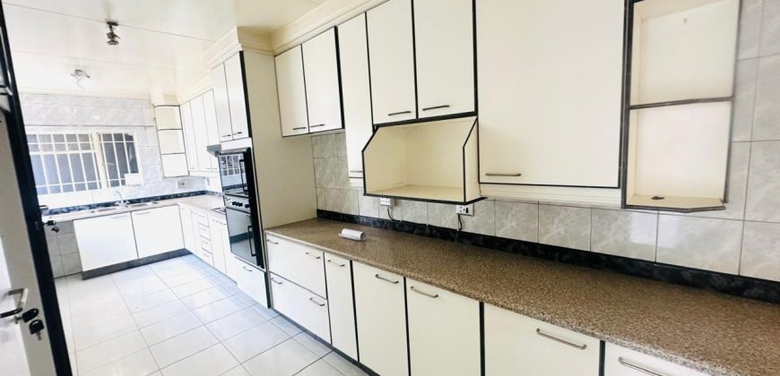 Family home with cottage in Kensington