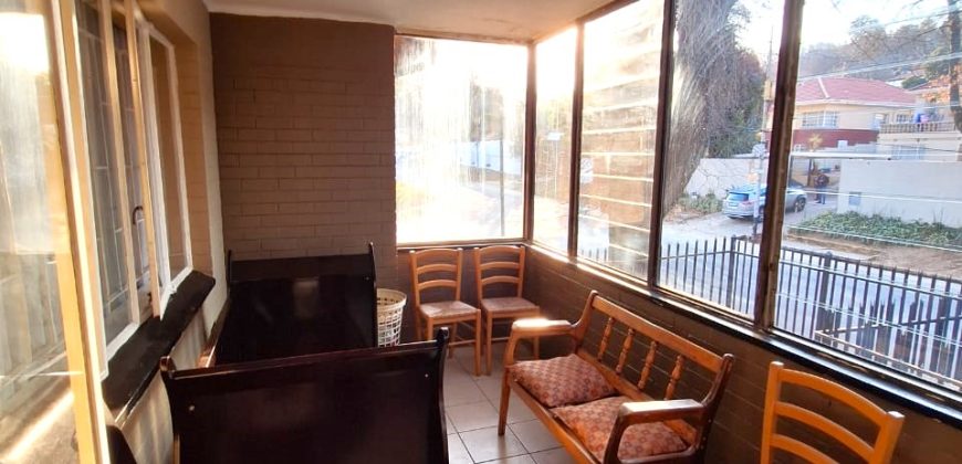 Secure and spacious 2 Bedroom Apartment in Cyrildene