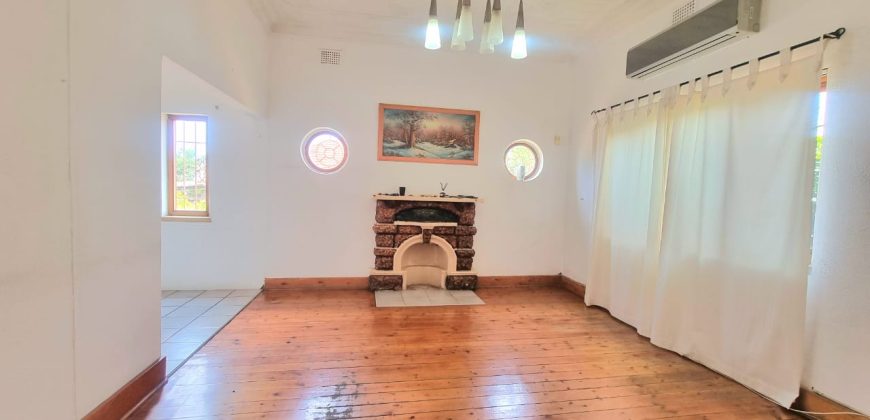 Spacious Family Home with Pool & Cottage