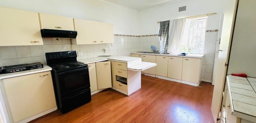 Family living with income potential in Homestead